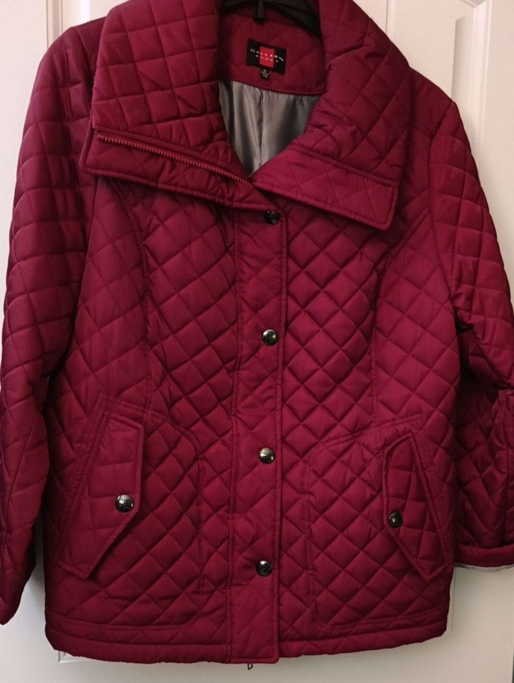 Women's Quilted Puffer Jacket in Burgundy by